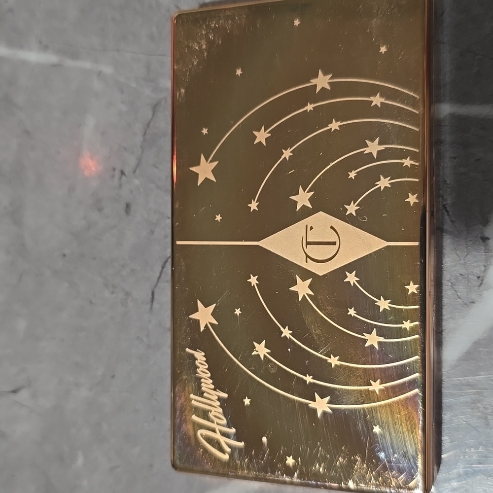 CHARLOTTE TILBURY MINI HOLLYWOOD BLUSH & GLOW PALETTE - Picture 2 of 4